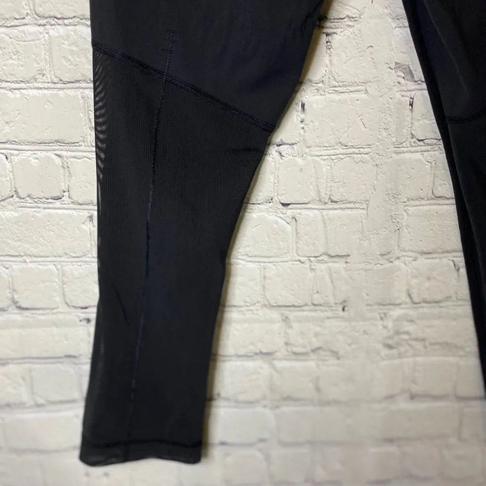 Lululemon Black Breathe Easy Crop Legging Size 4